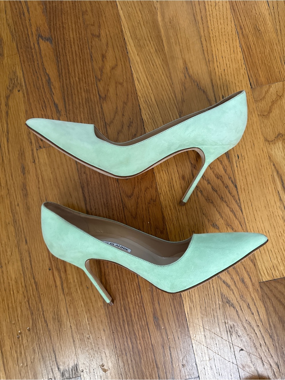 Manolo Blahnik Light Mint Green Suede Pointed-Toe Pumps - Picture 7 of 9